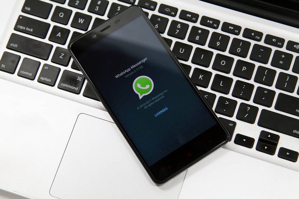 Почему WhatsApp Web не загружает документы